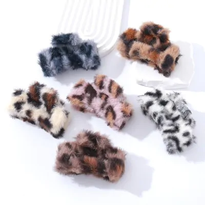 Broche Rectangular Felpuda Animal Print X12