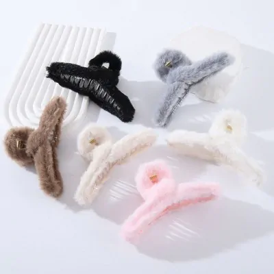 Broche Infinito Felpuda Lisa X12